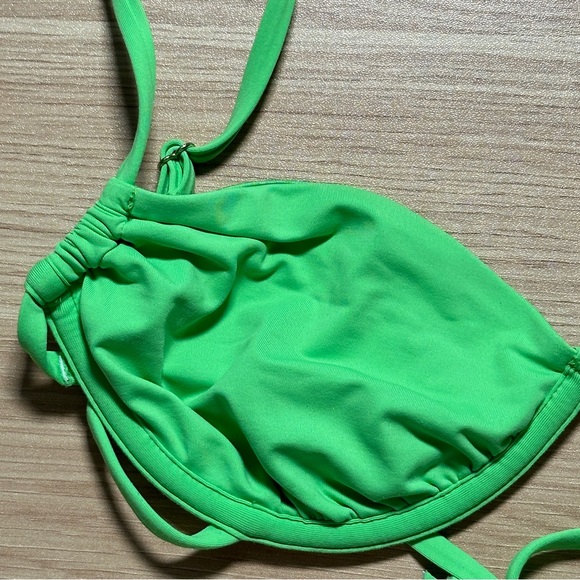 •WEWOREWHAT Ruched Underwire Top and Delilah Bottom bikini set in Neon Green - Picture 3 of 15